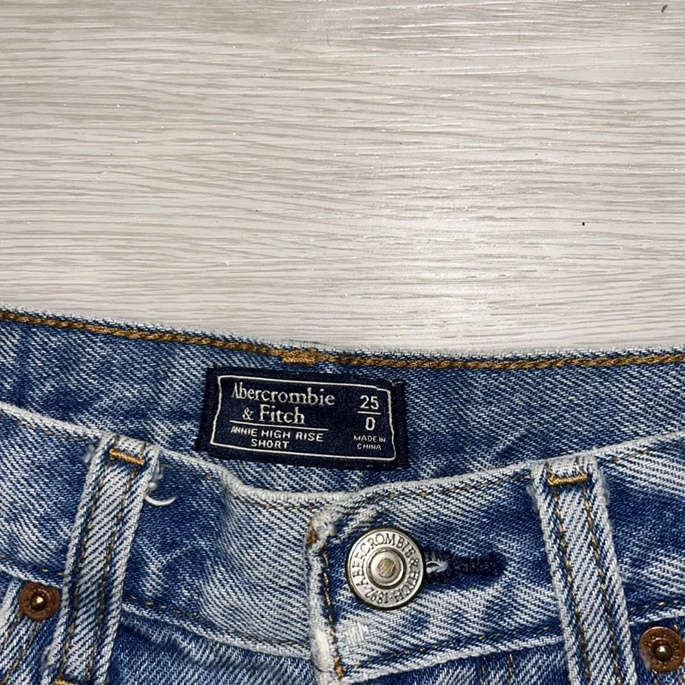 Annie High Rise Shorts - Picture 3 of 3